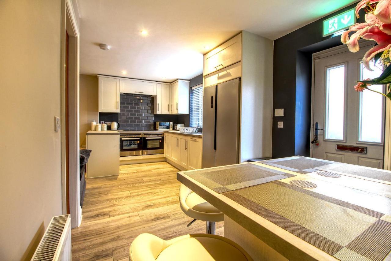 6 Dbl Bed, Central Huddersfield House Inc Parking Ngoại thất bức ảnh